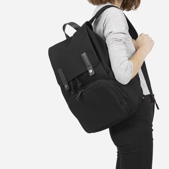 Everlane Modern Snap Backpack - Picture 1 of 11